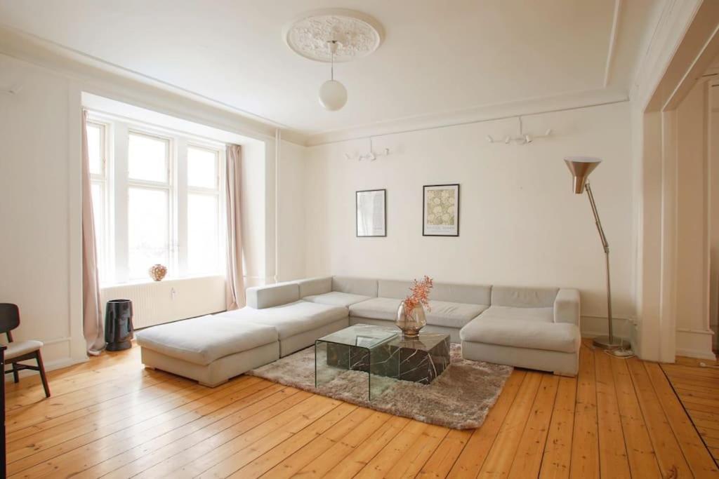 Large & Bright 3Br Apartment W Whirlpool Near Metro Copenhague Exterior foto