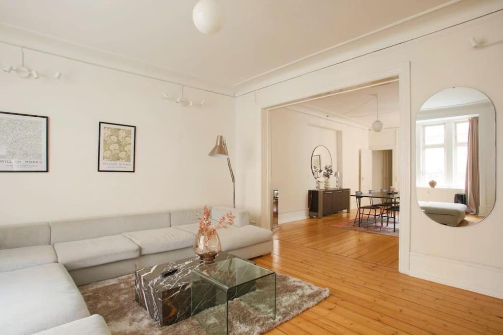 Large & Bright 3Br Apartment W Whirlpool Near Metro Copenhague Exterior foto