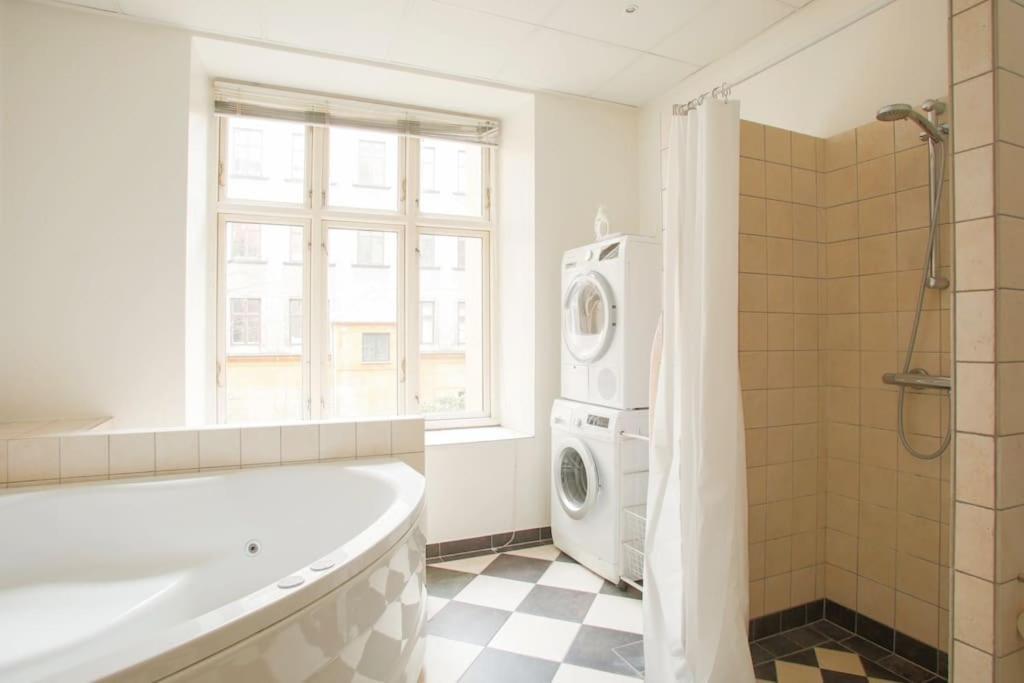 Large & Bright 3Br Apartment W Whirlpool Near Metro Copenhague Exterior foto
