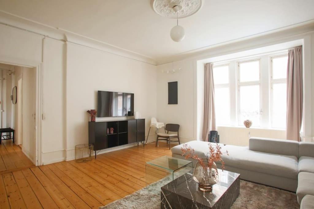 Large & Bright 3Br Apartment W Whirlpool Near Metro Copenhague Exterior foto